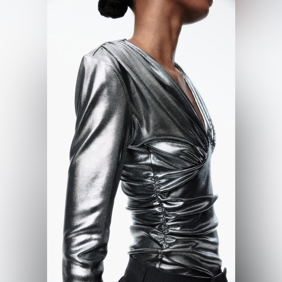 NWOT H&M Metallic Silver V Neck Long Sleeve Bodysuit Women’s Size Small - Picture 5 of 14